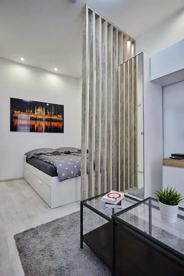 Cozy Little Apartment In Downtown Budapest 0*,  Ungheria