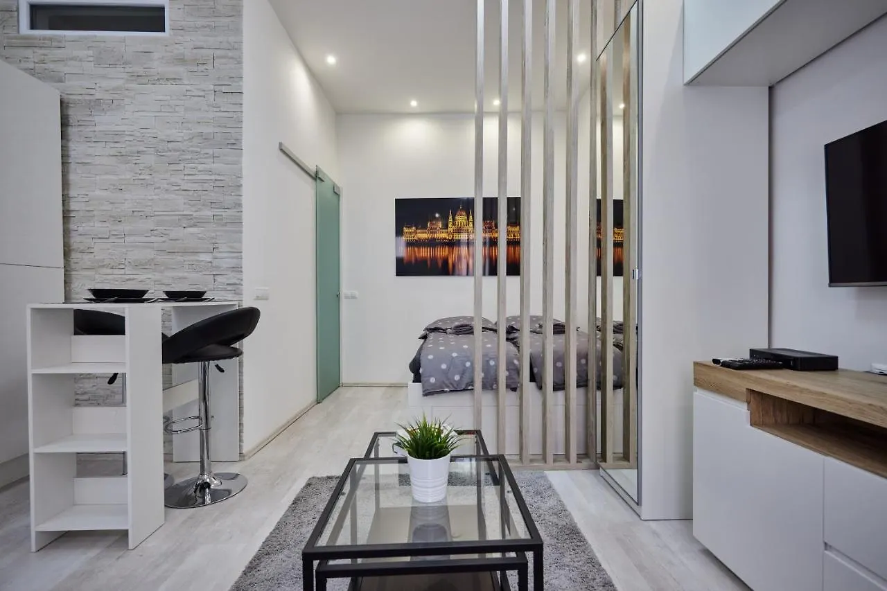 Cozy Little Apartment In Downtown Budapest Ungheria