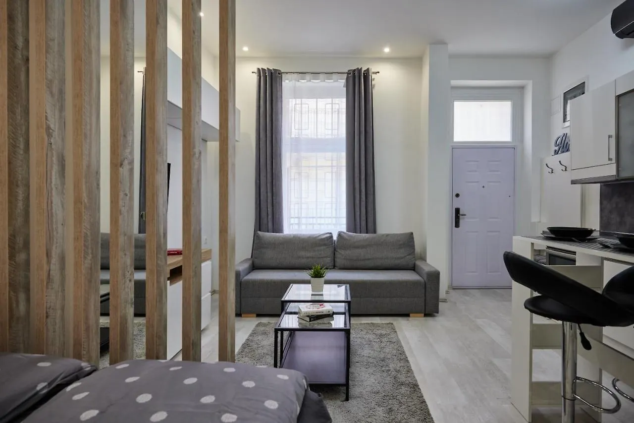 Cozy Little Apartment In Downtown Budapest