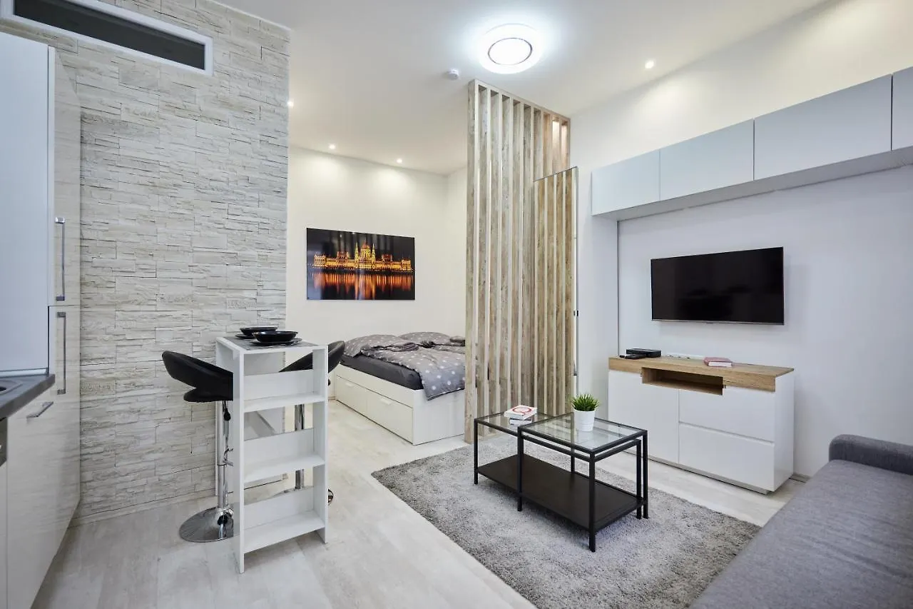 Cozy Little Apartment In Downtown Budapest