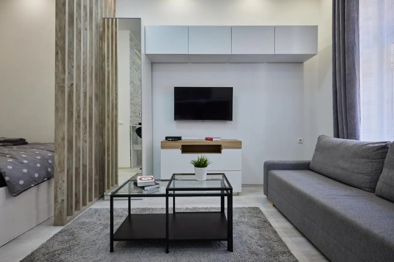 Cozy Little Apartment In Downtown Budapest
